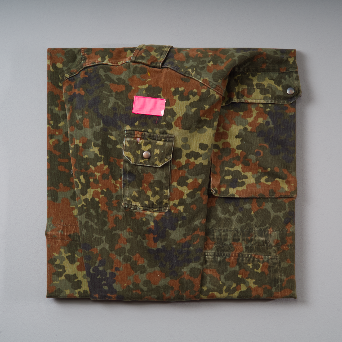 Uniforms (Tetraptychon) - Show your flag